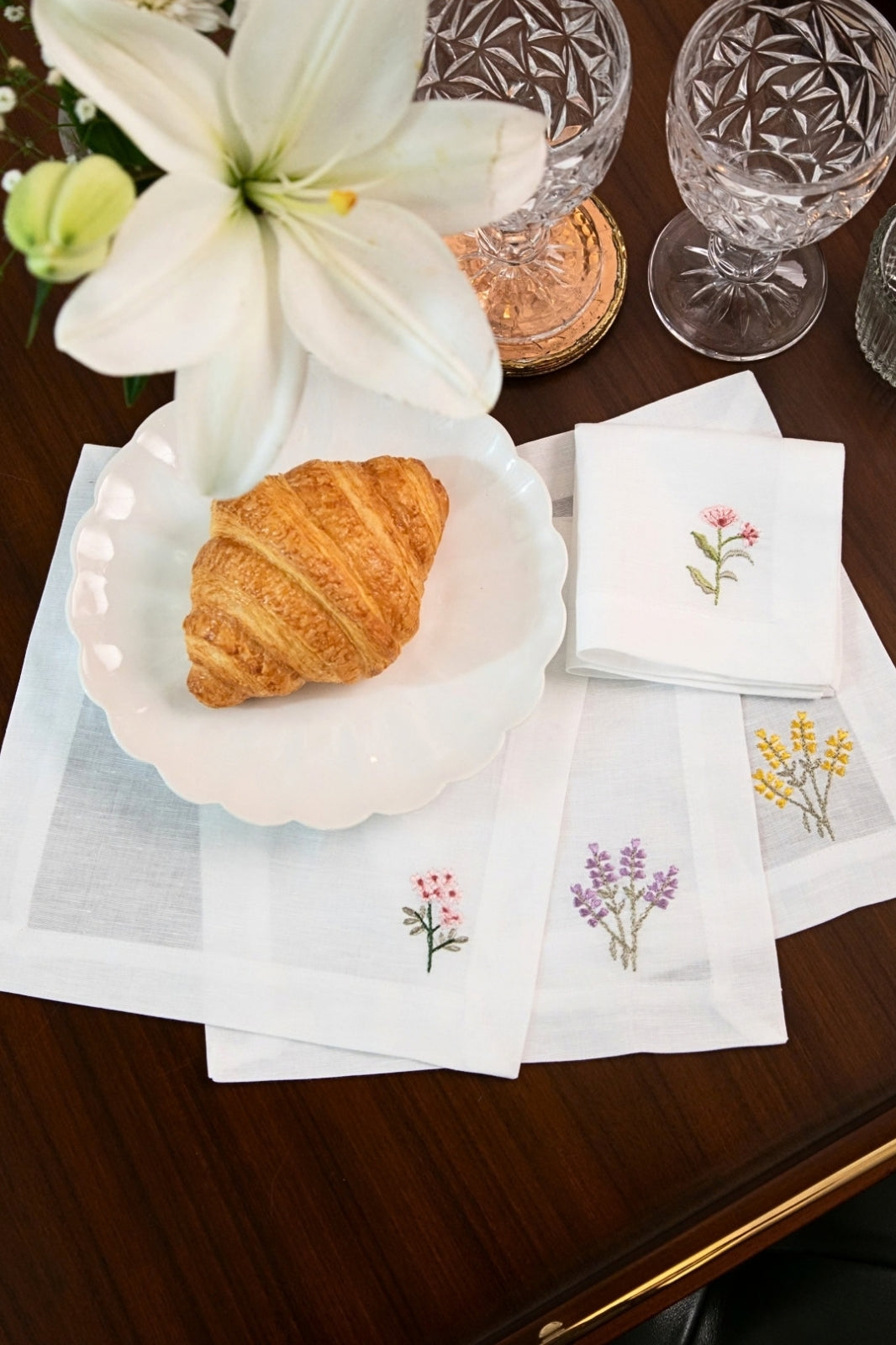 Floral Embroidered Cocktail Napkin (Set of-4)