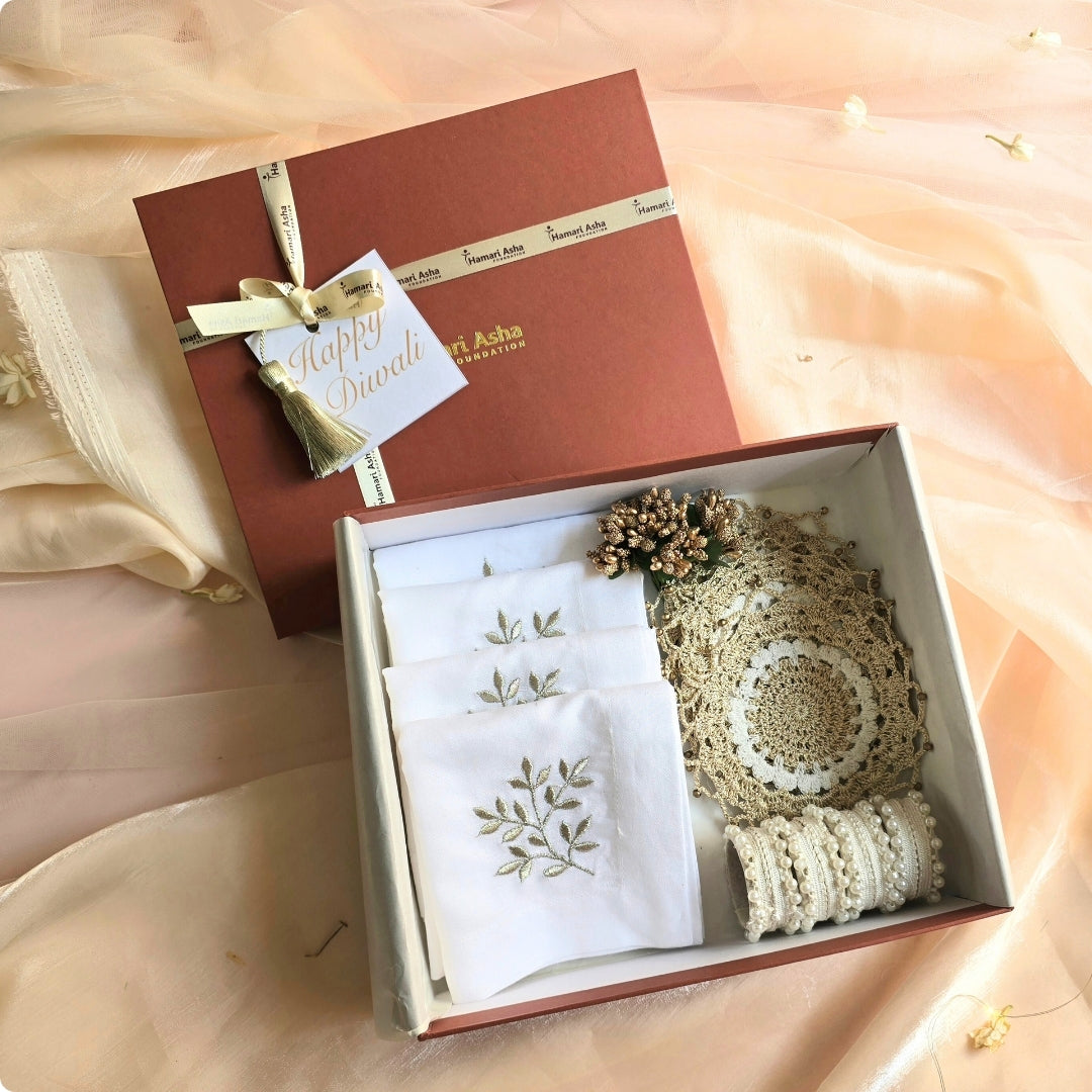 Zari Leaf Table Setting Hamper