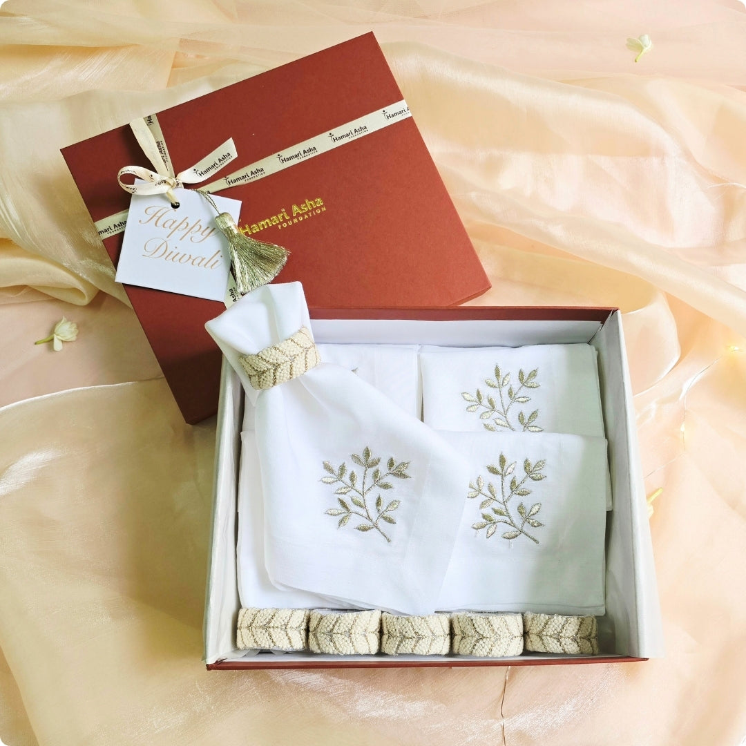 Zari Leaf Napkin Hamper