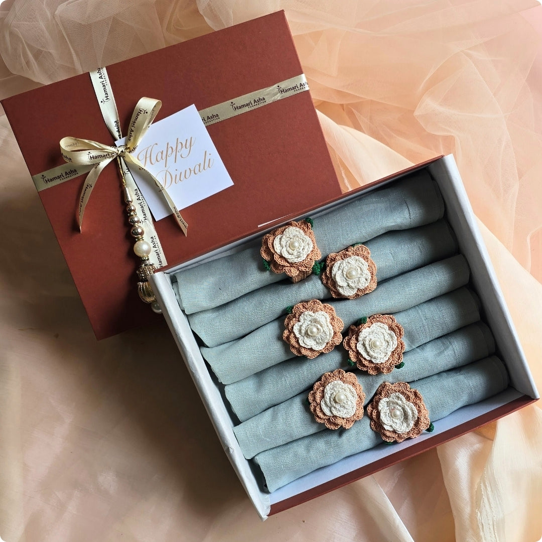 Blue Floral Setting Hamper