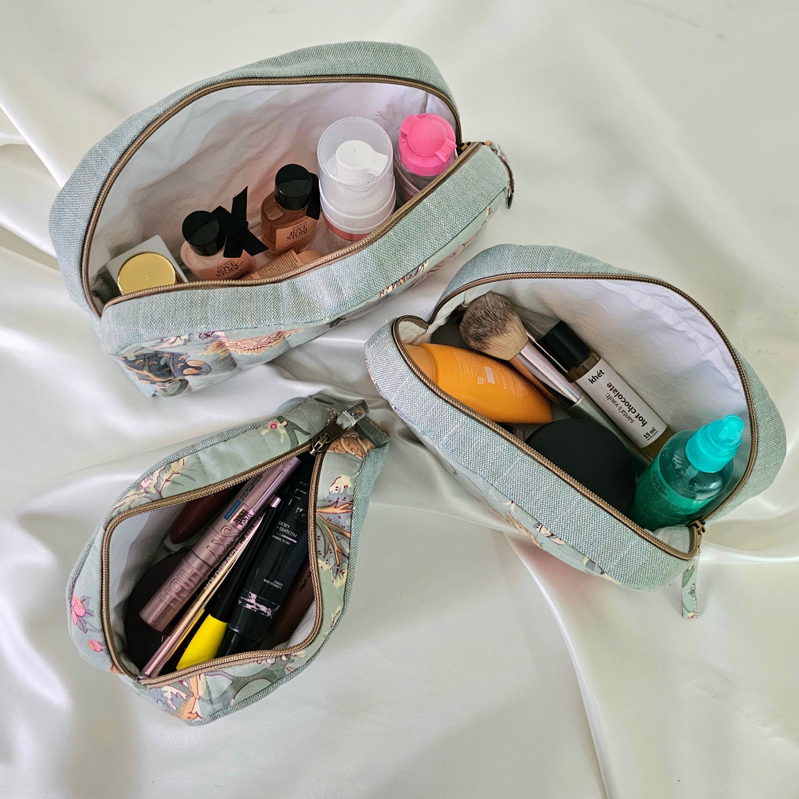 Blue Floral Pouch Set