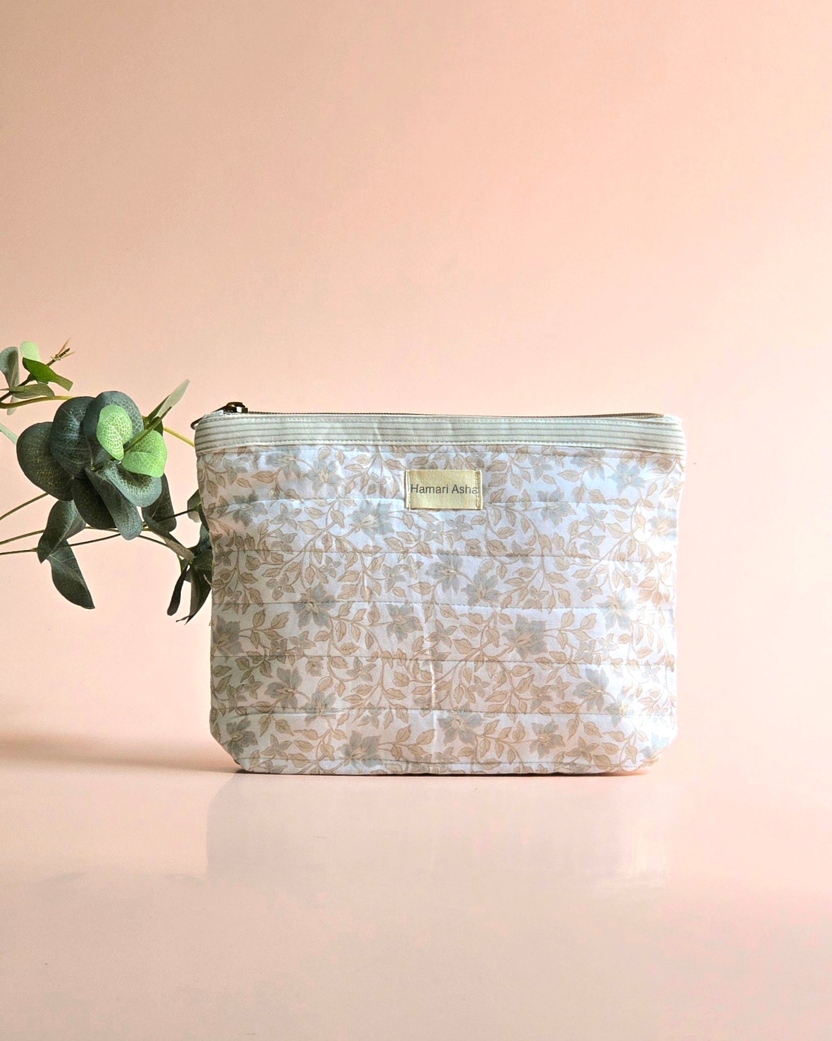 Beige Leaf Pouch Set