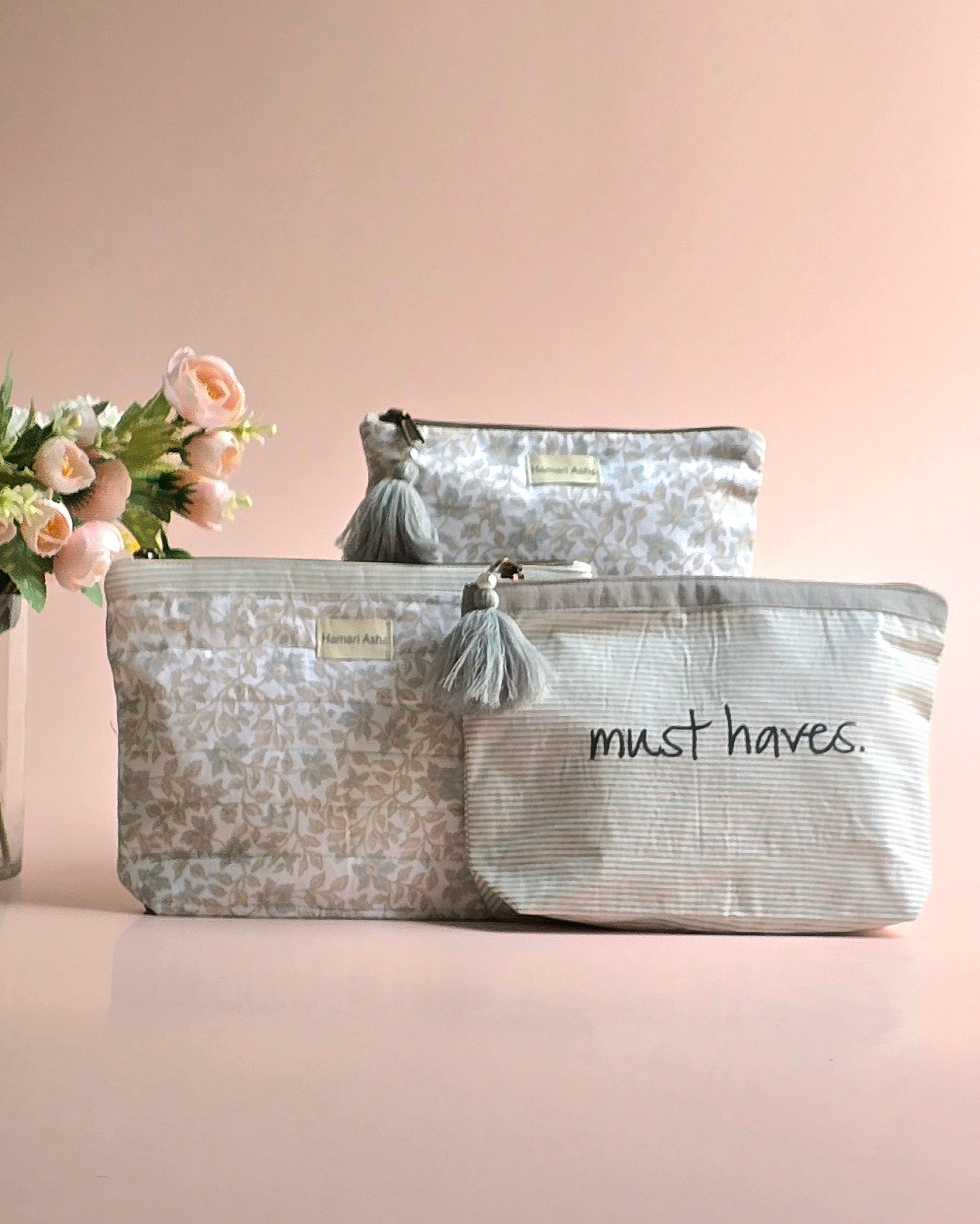 Beige Leaf Pouch Set