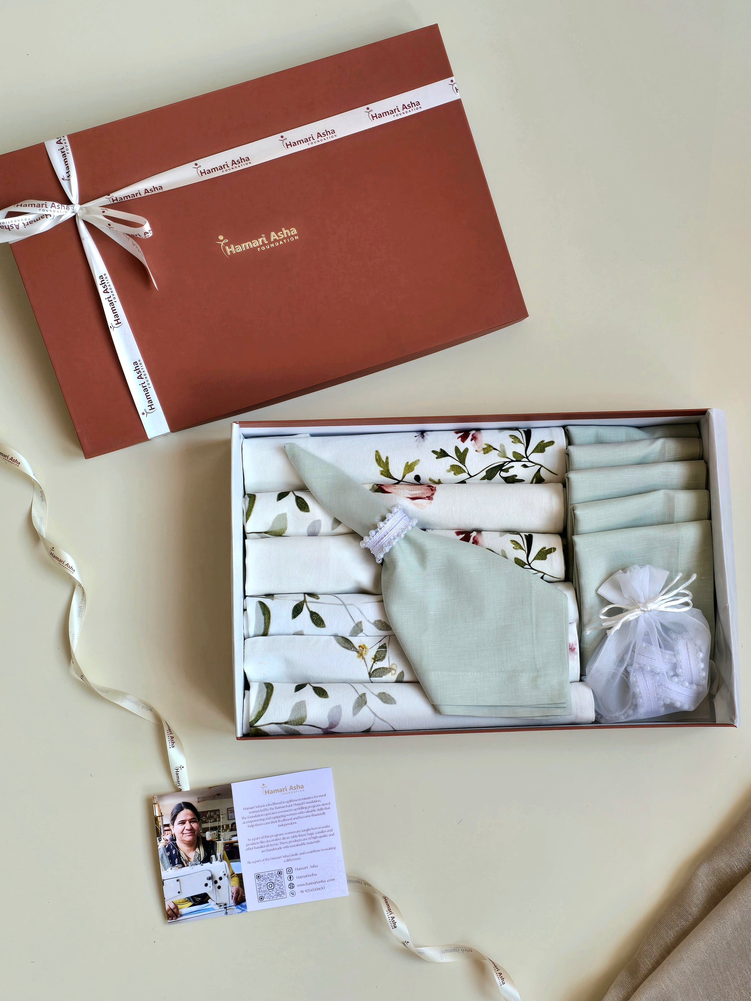 Floral Table Setting Hamper