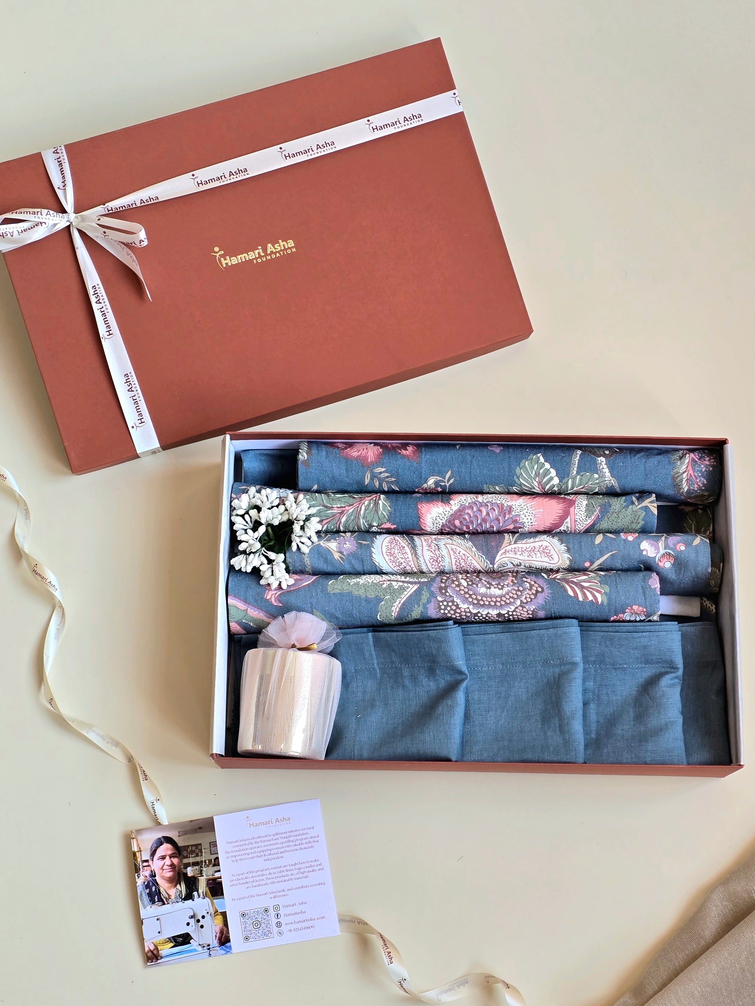 Blue Wildflower Table Setting Hamper