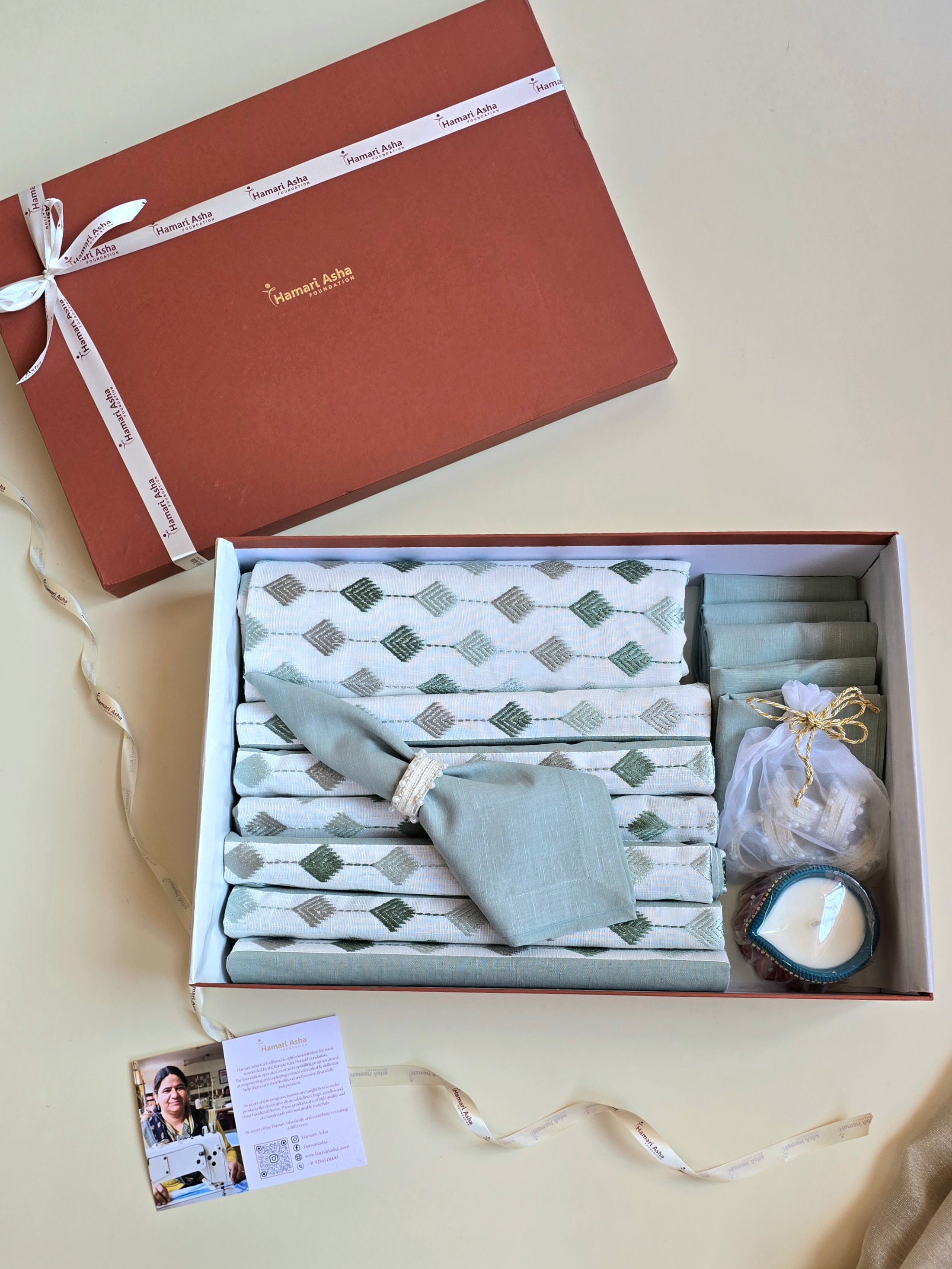 Geometric grace table linen hamper