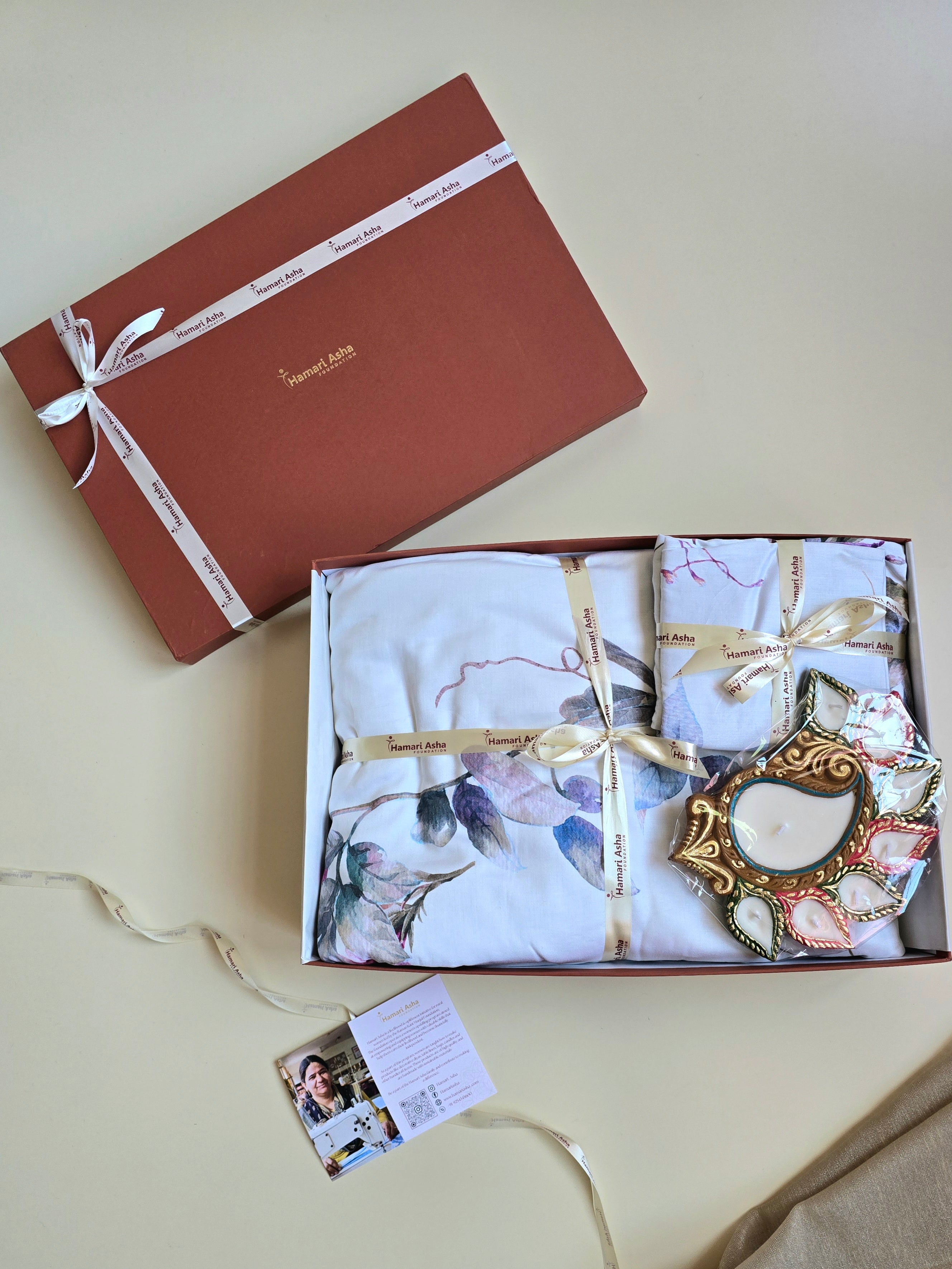 Blue blossom festive hamper