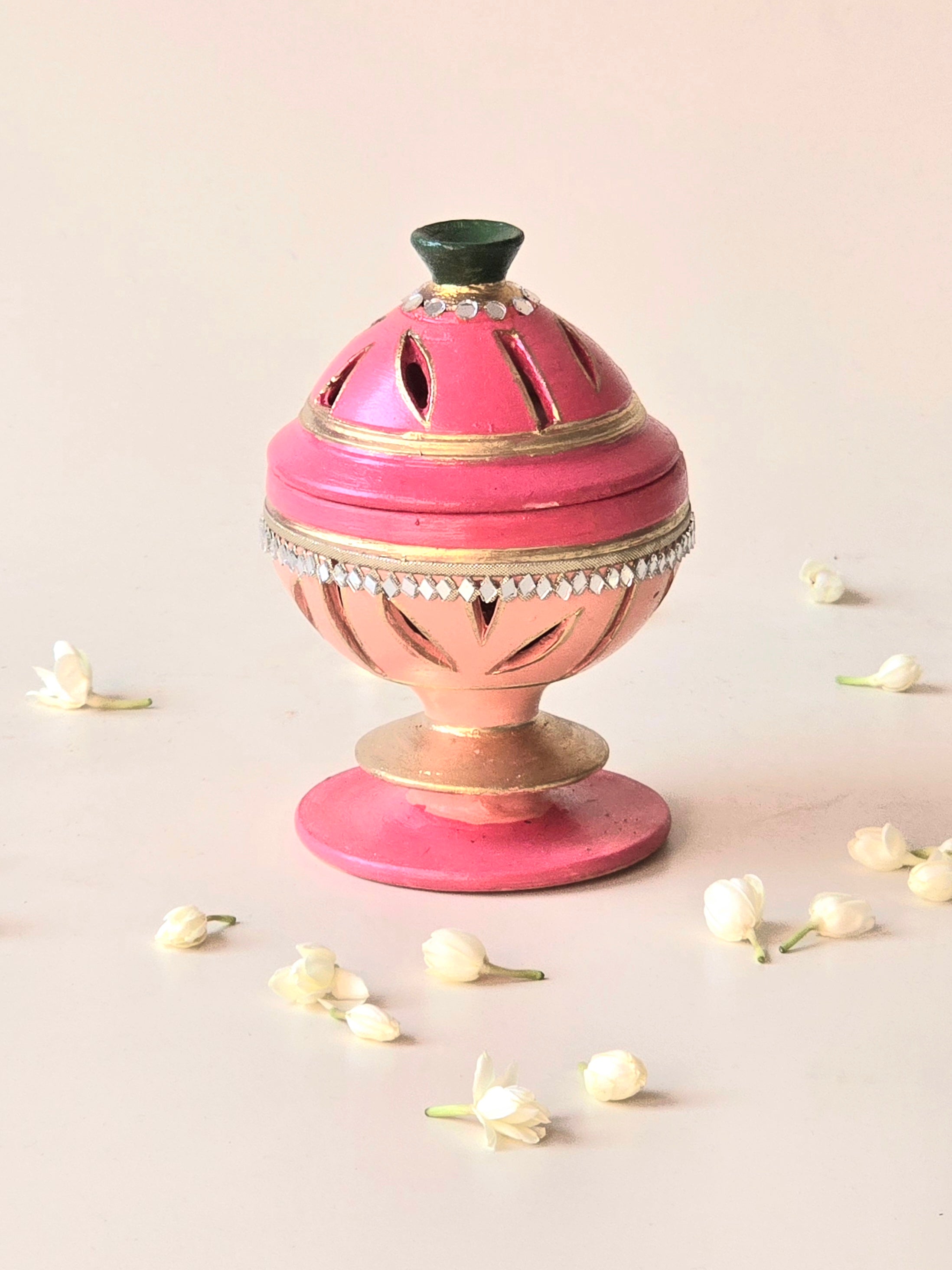 Zari Zardozi Lamp With Lid