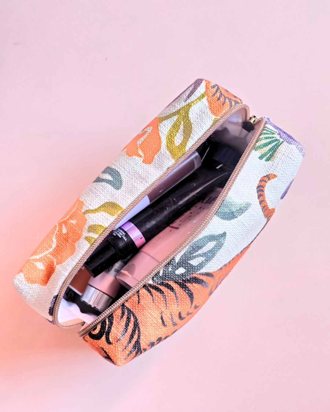 Into The Wild Accessories Kit