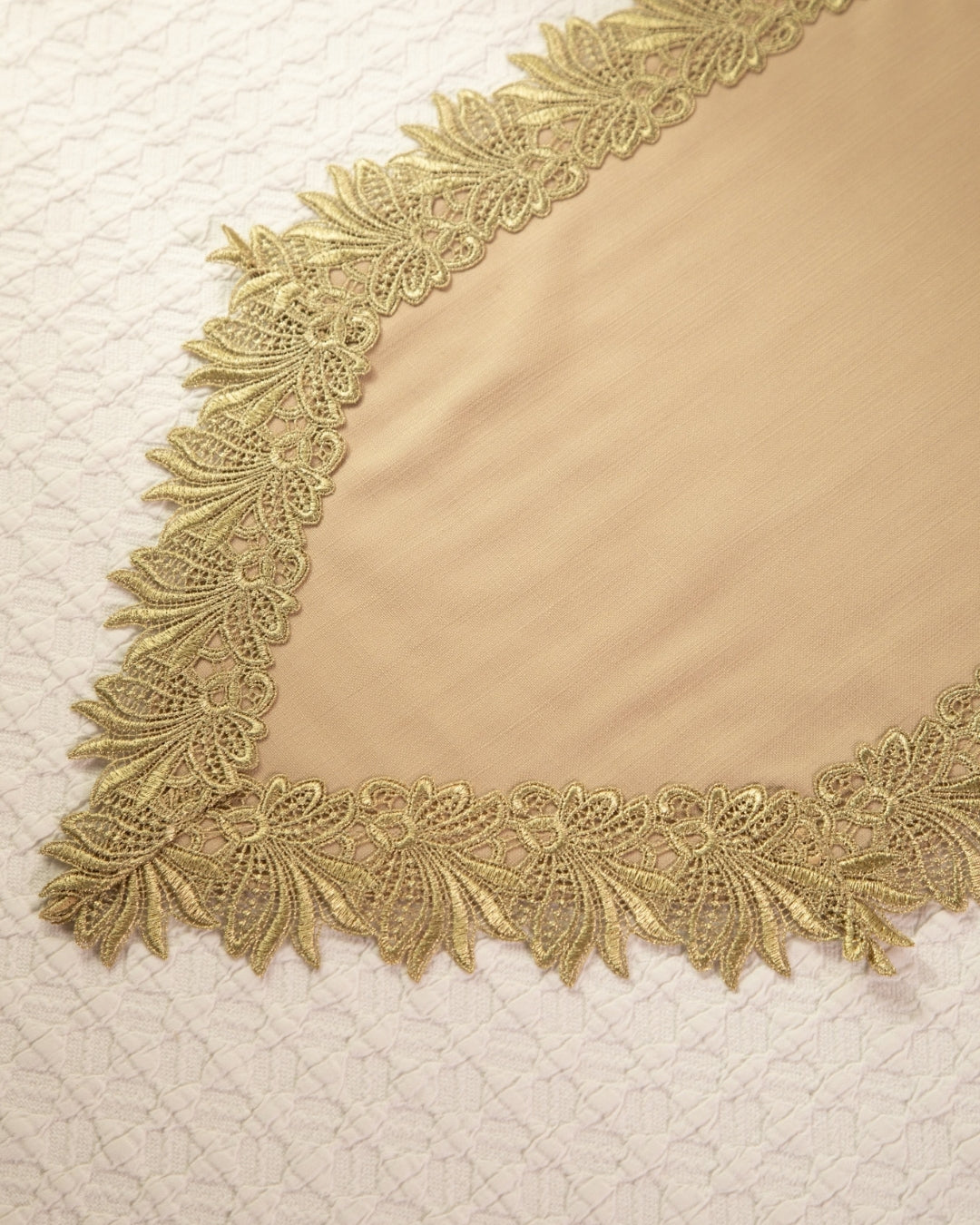 Floral Embroidered Urli, Tray, Runner Combo Set