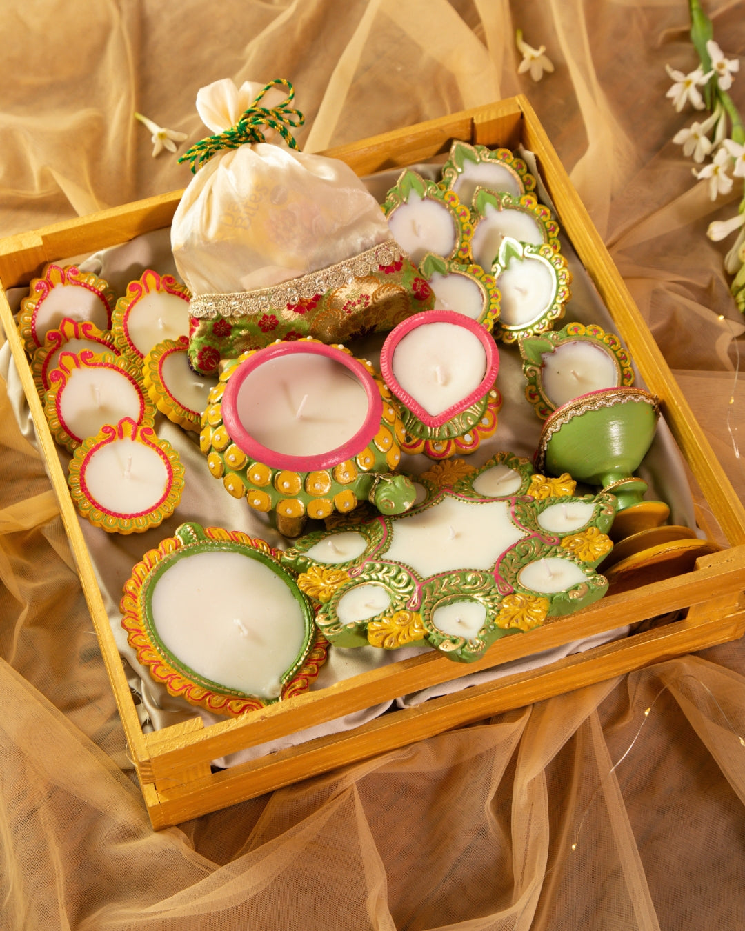 Lippan Diya Hamper