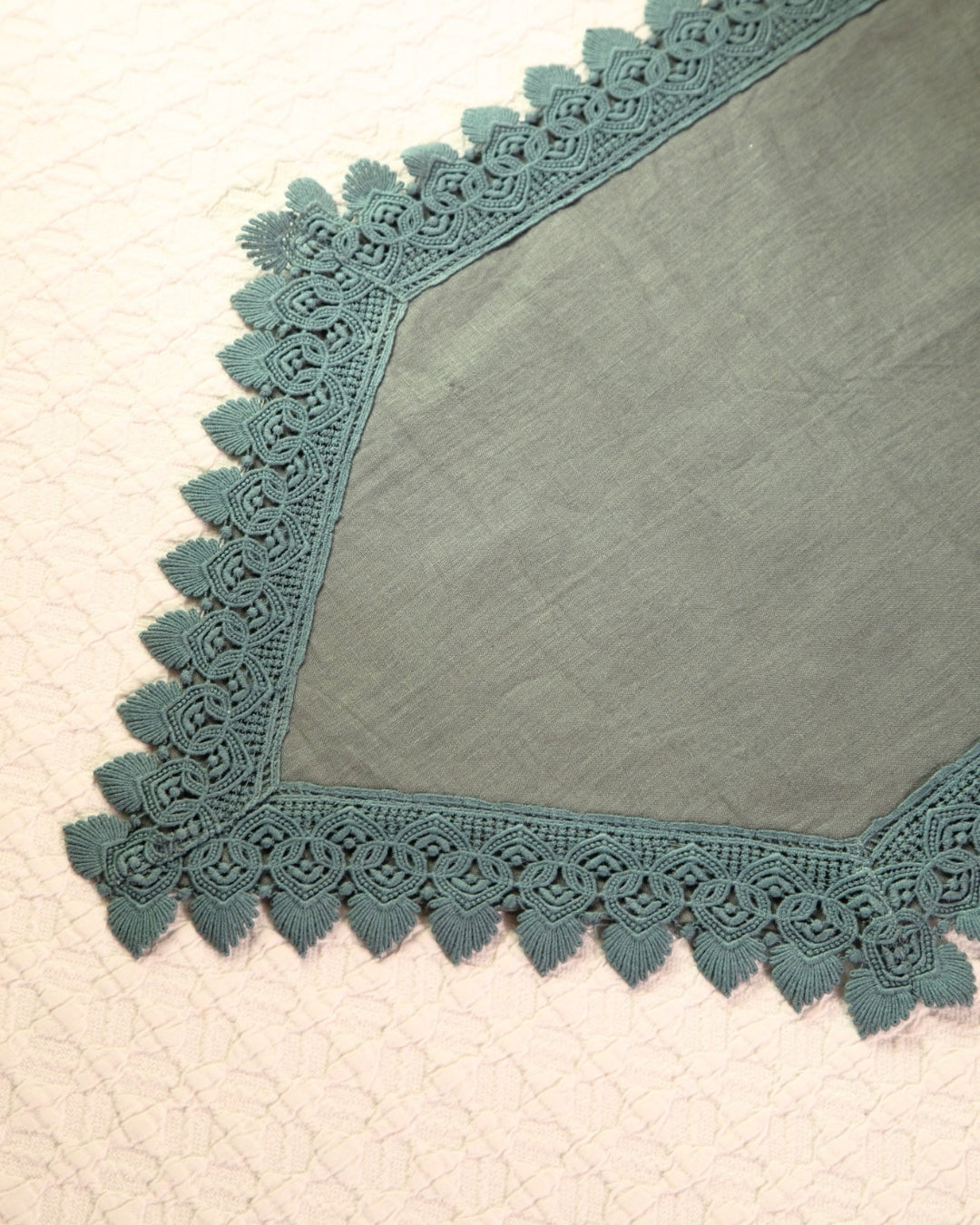 Blue Scallop Urli, Tray, Runner Combo Set