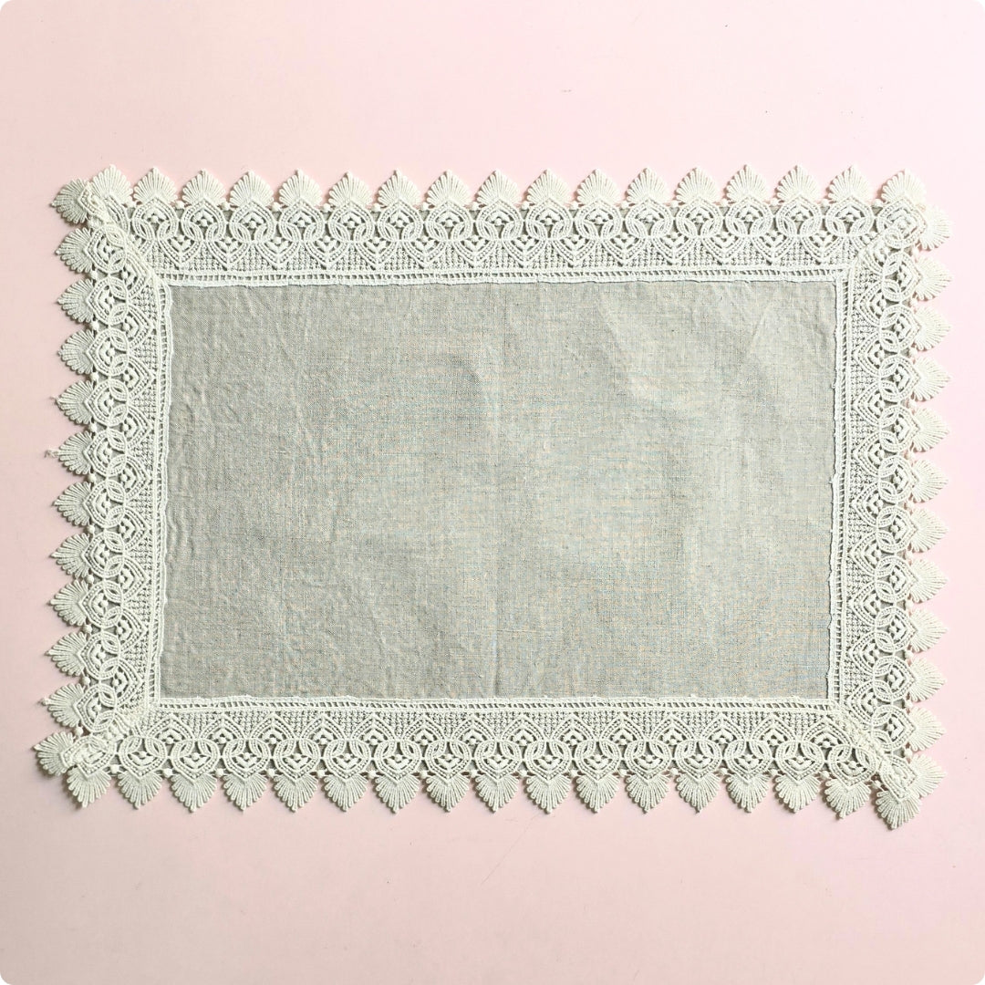 Natural Broad Lace Table Mat