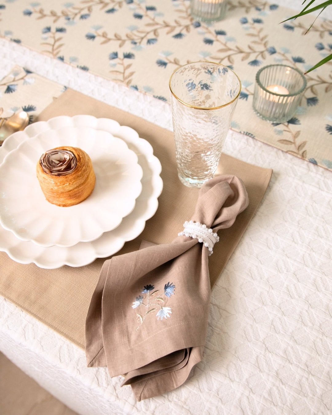Blue Spring Table Linen Set