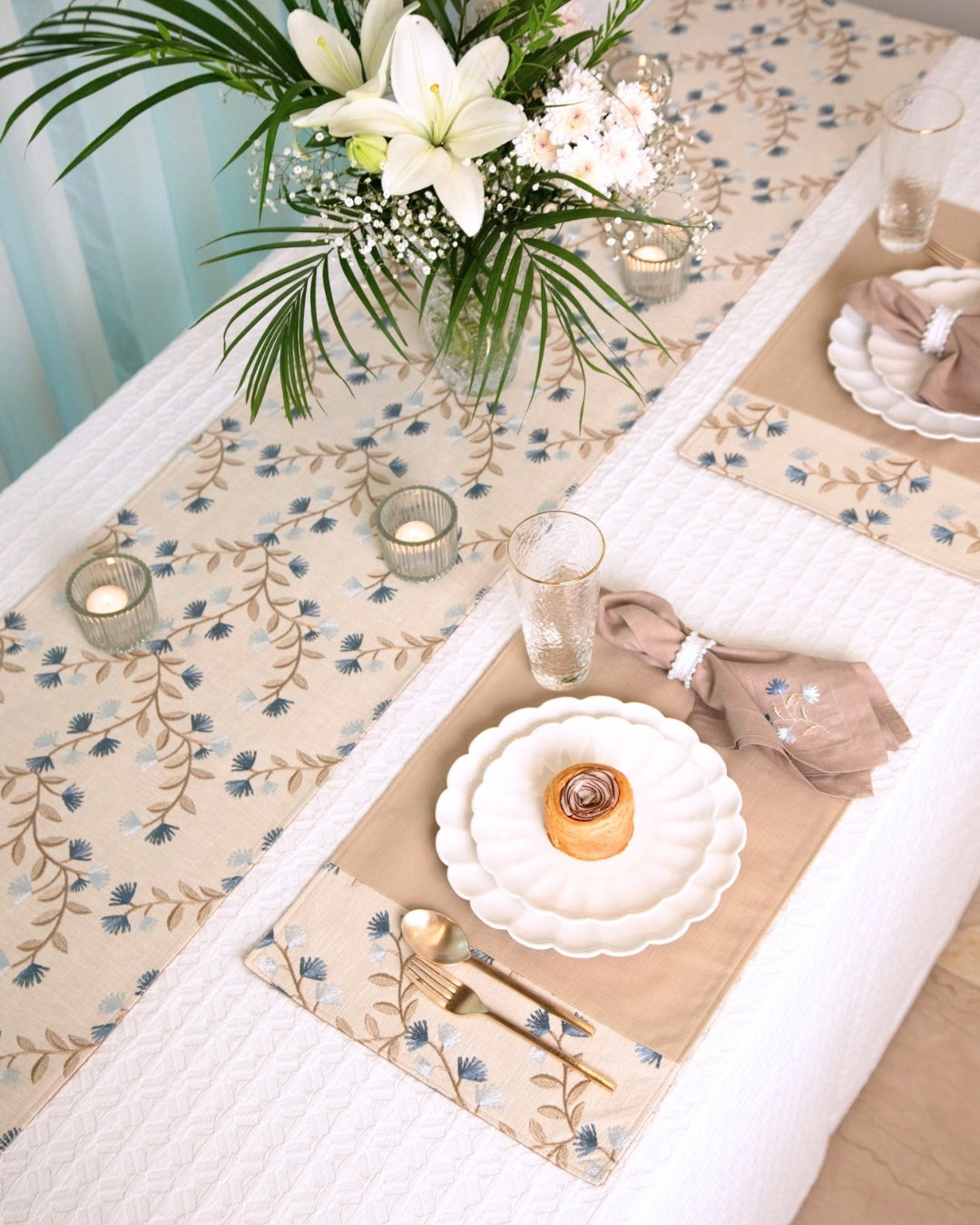Blue Spring Table Linen Set