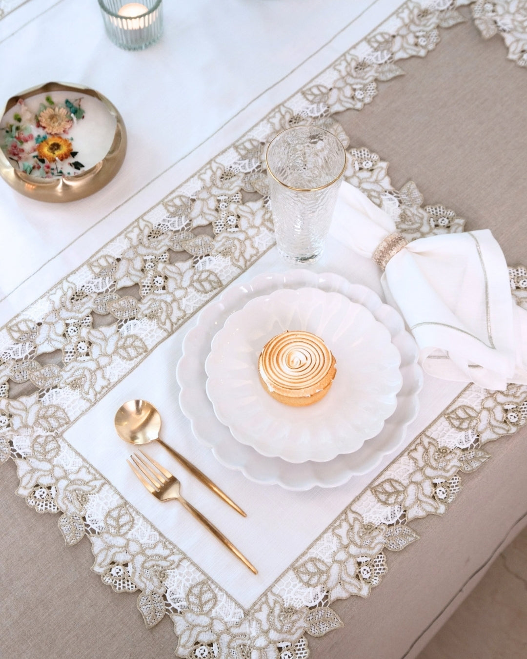 Floral White Gold Table Linen Set