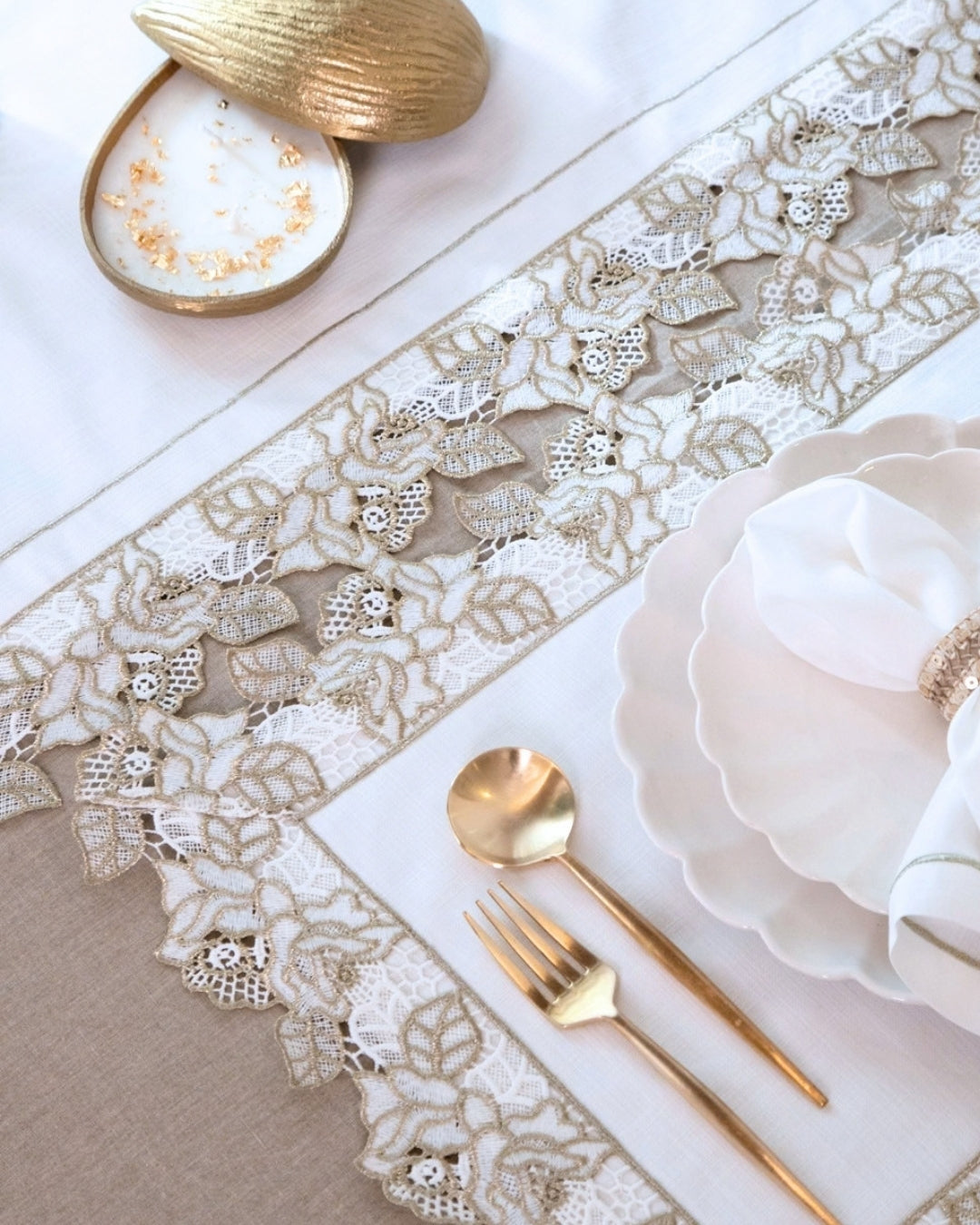 Floral White Gold Table Linen Set