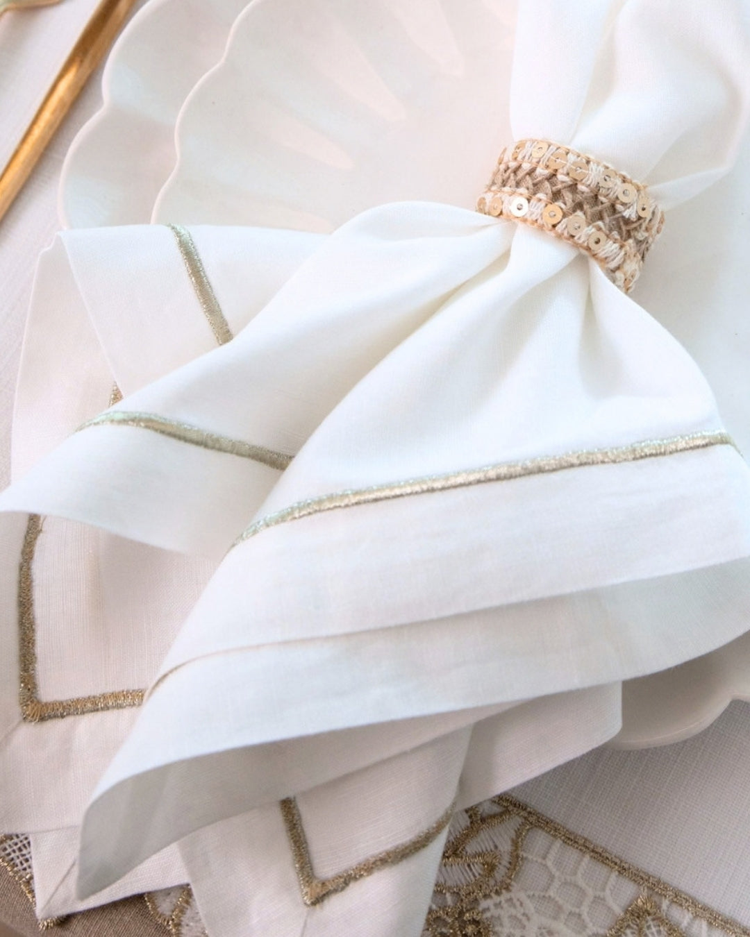 Floral White Gold Table Napkin