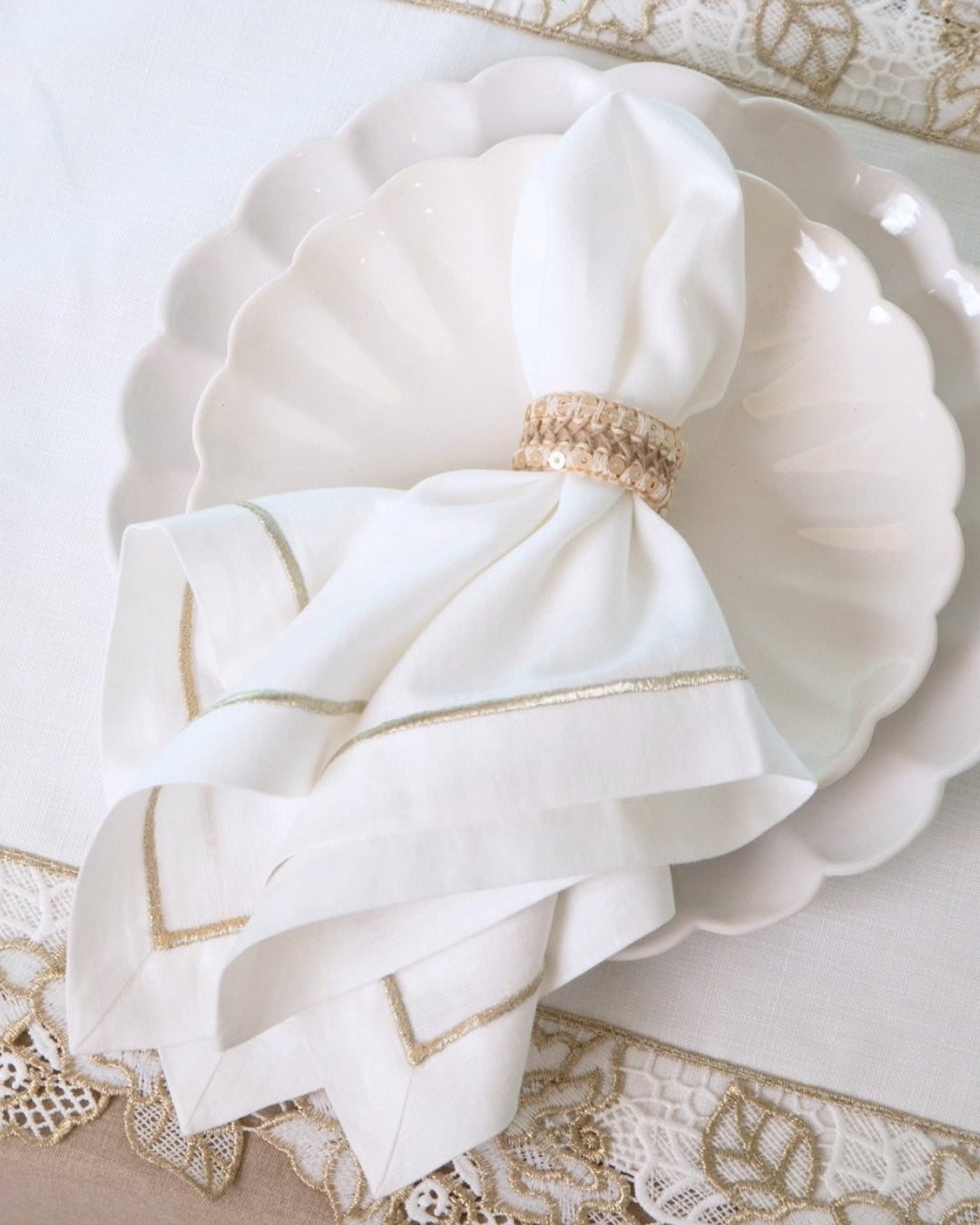 Floral White Gold Table Napkin