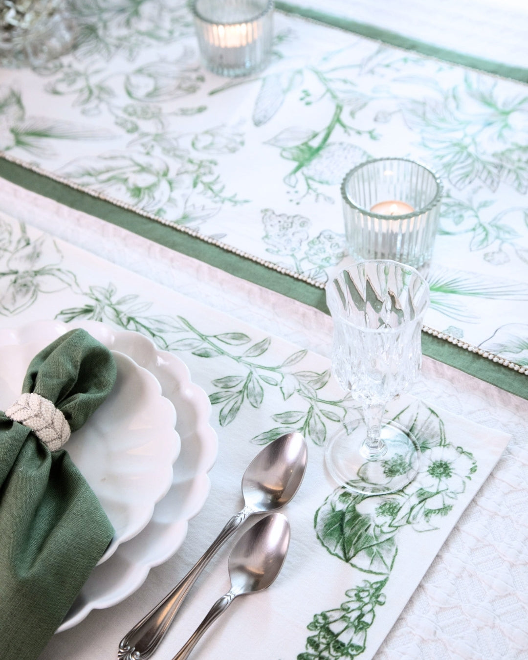 Green Botanical Table Linen Set