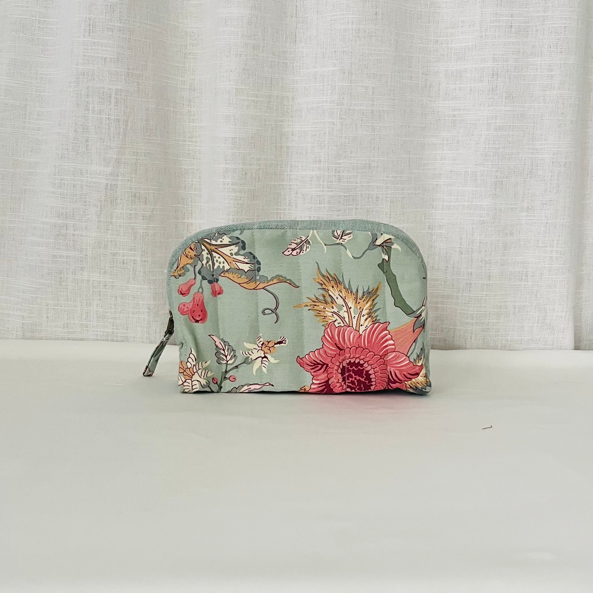 Blue Floral Pouch Set