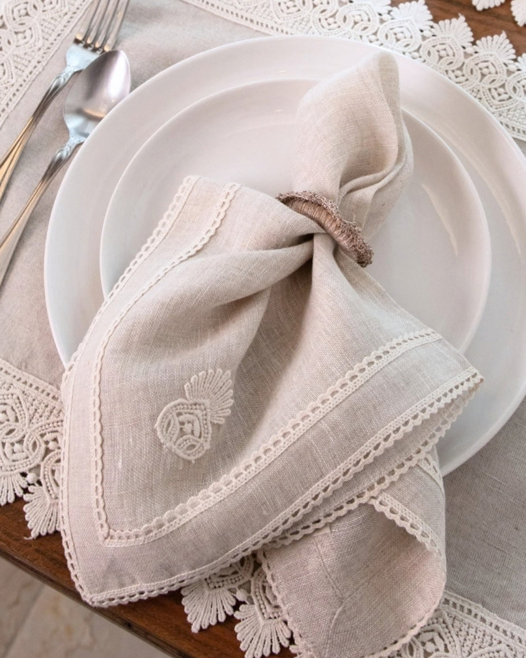 Natural Broad Lace Table Napkin