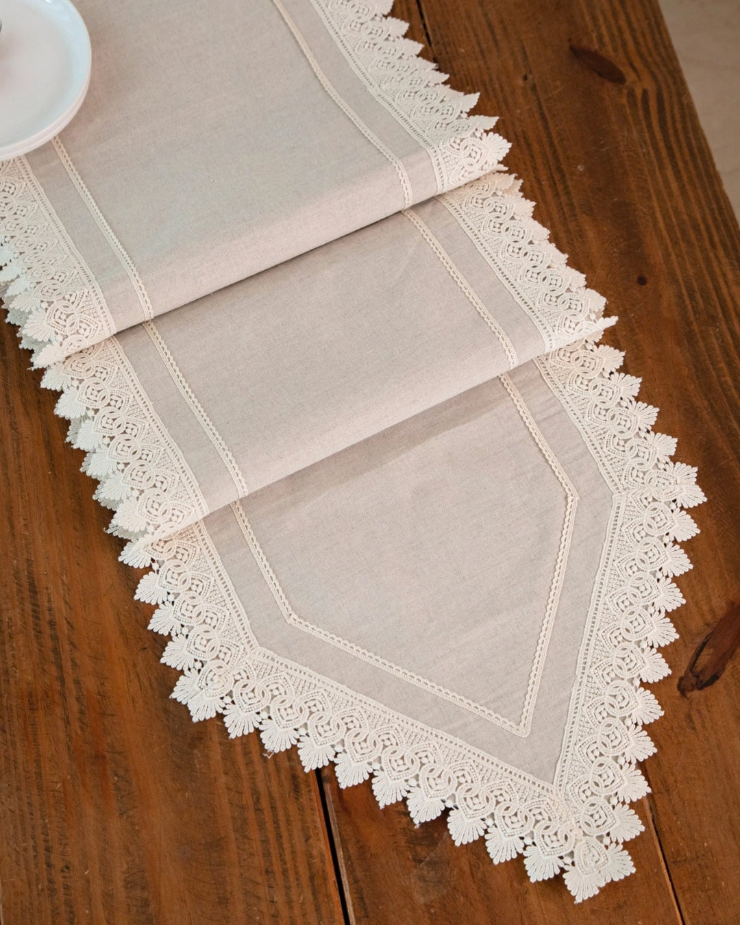 Natural Broad Lace Table Runner