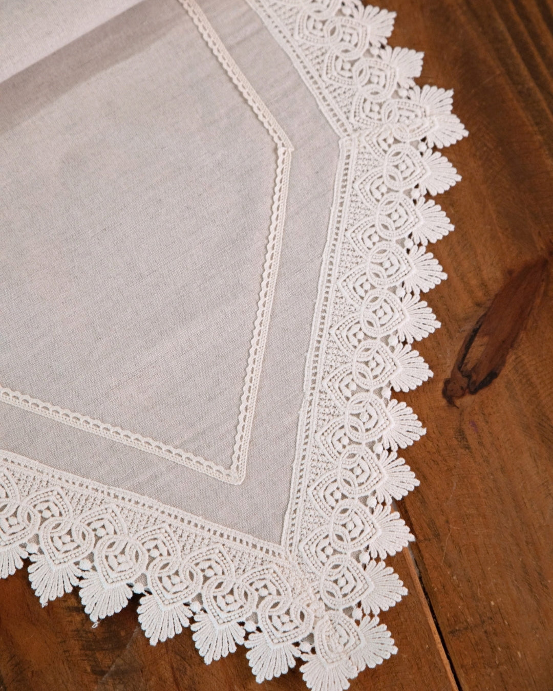 Natural Broad Lace Table Runner