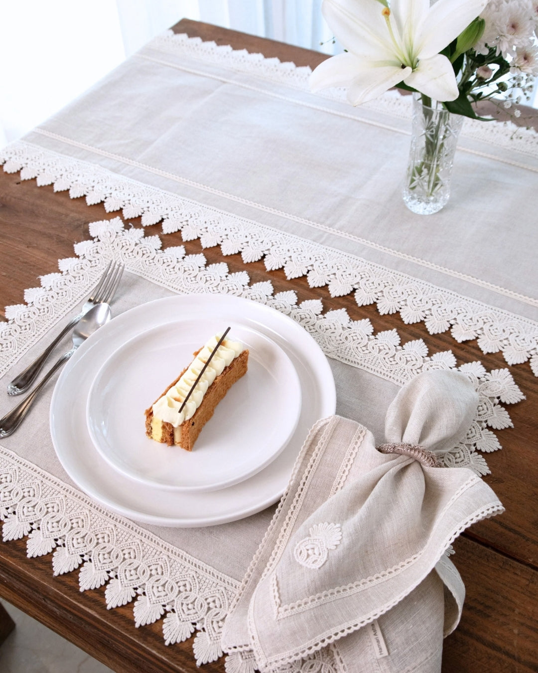 Natural Broad Lace Table Linen Set
