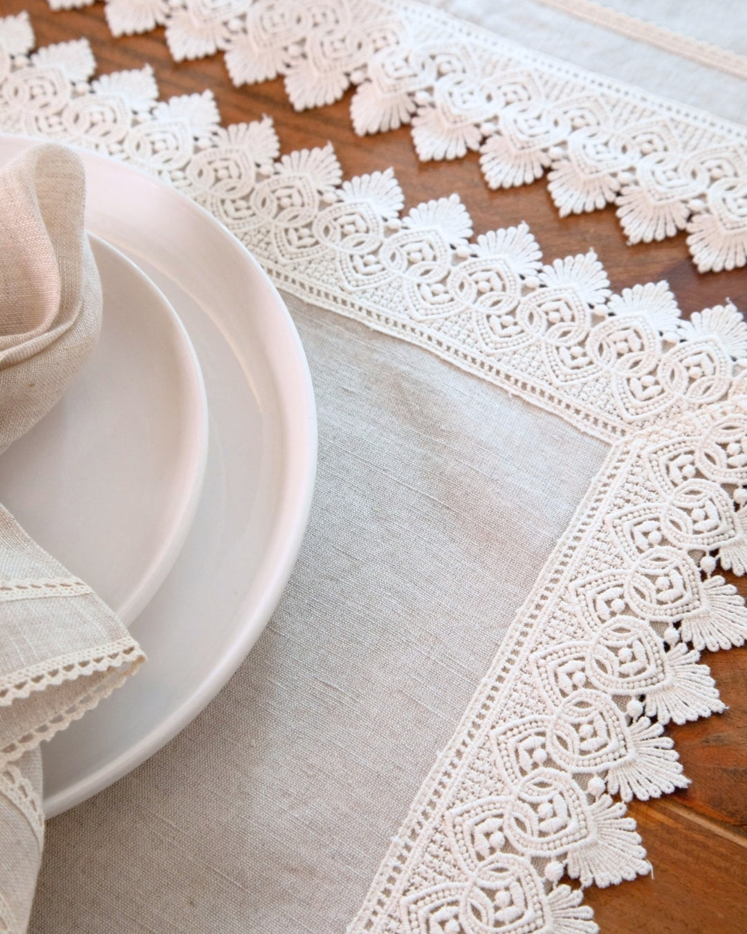 Natural Broad Lace Table Mat