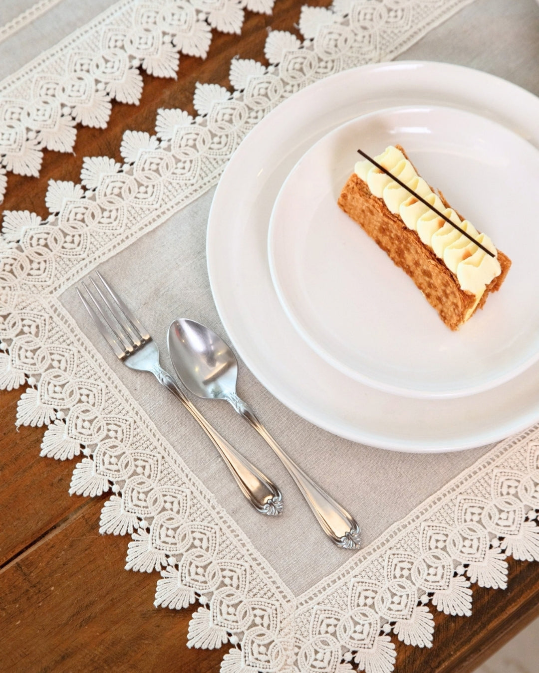 Natural Broad Lace Table Mat