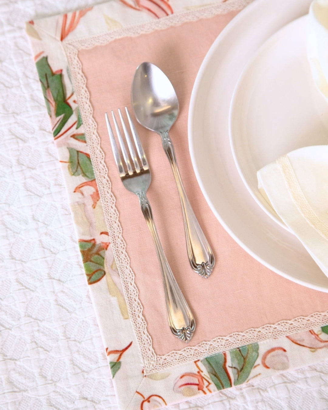 Rose Garden Table Mat