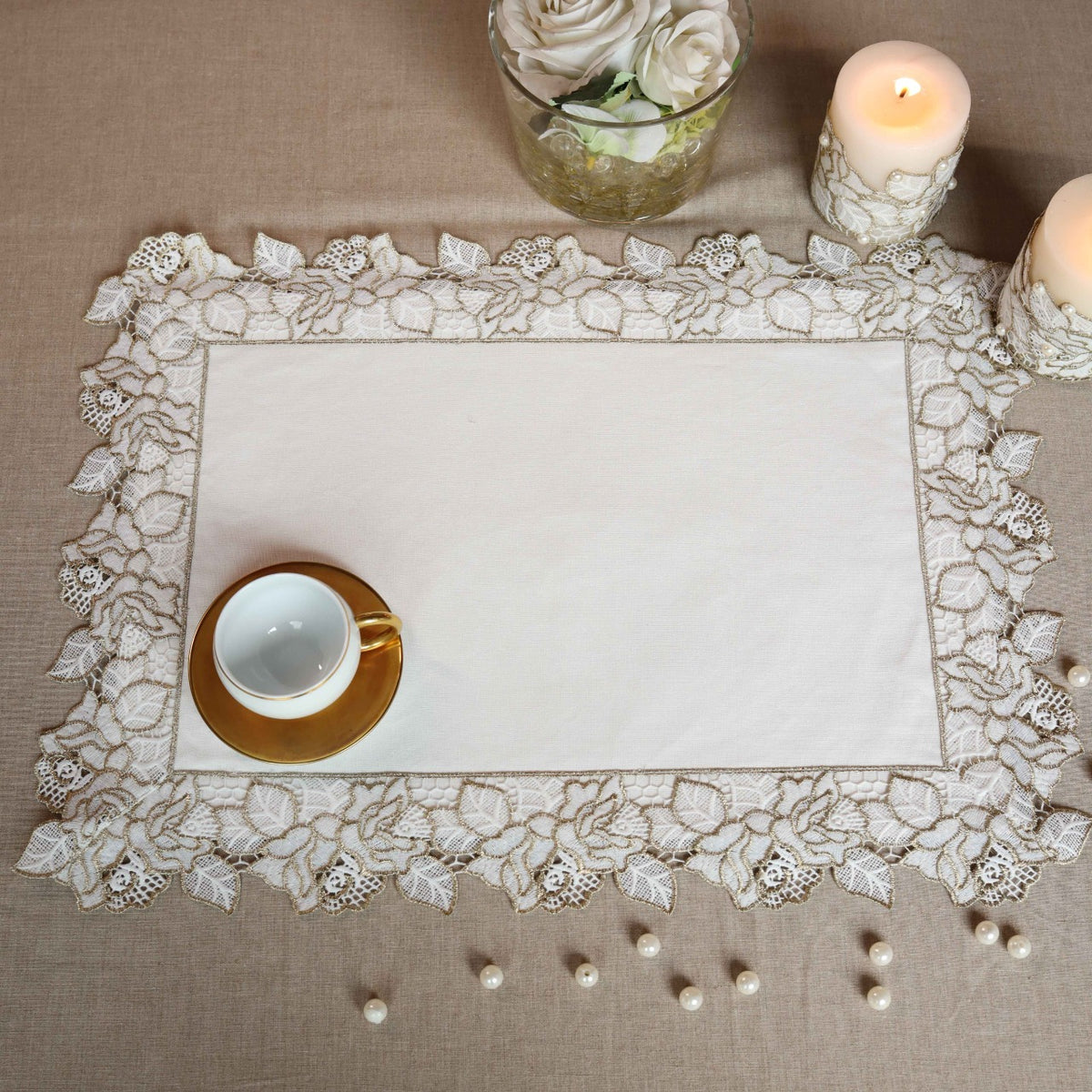 Floral White Gold Table Mat