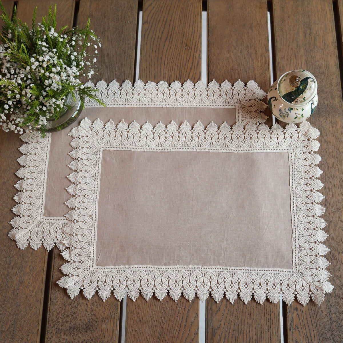 Beige With Offwhite Broad Lace Table Mat