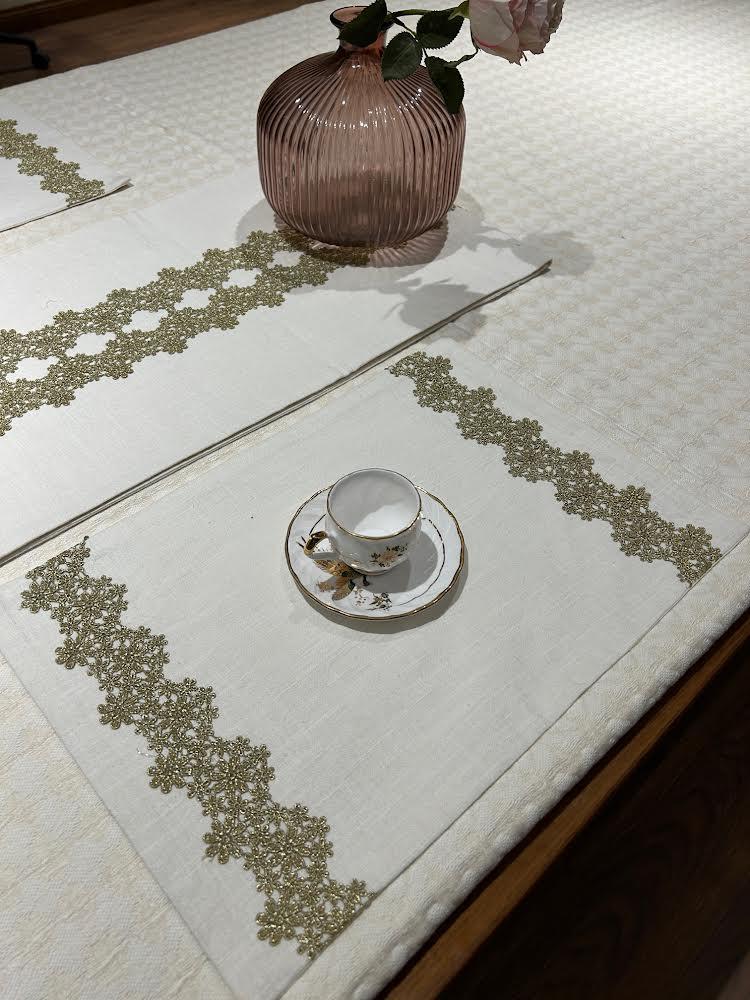 Antique gold Lace table mat