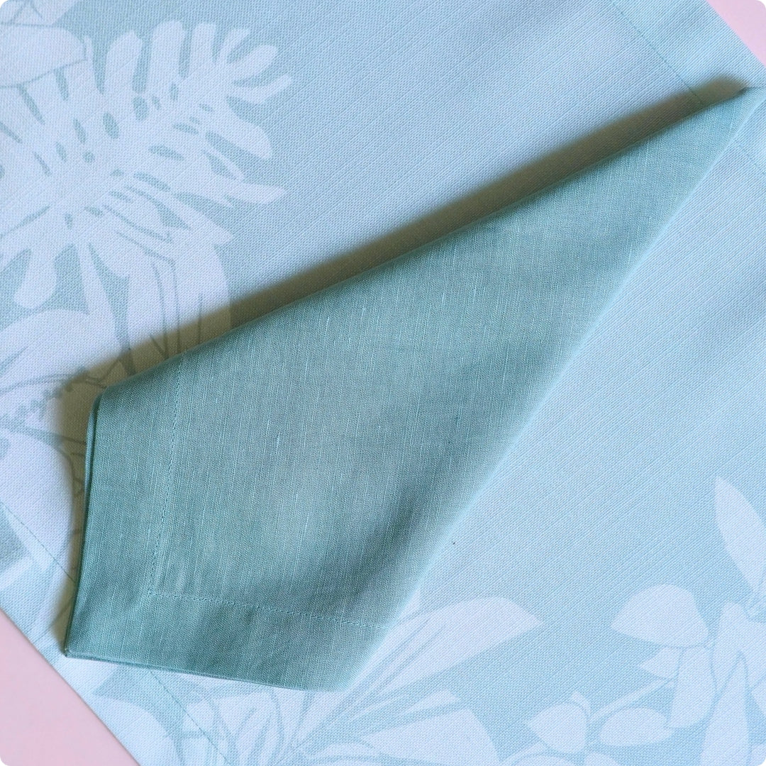 Blue Floral Setting Hamper